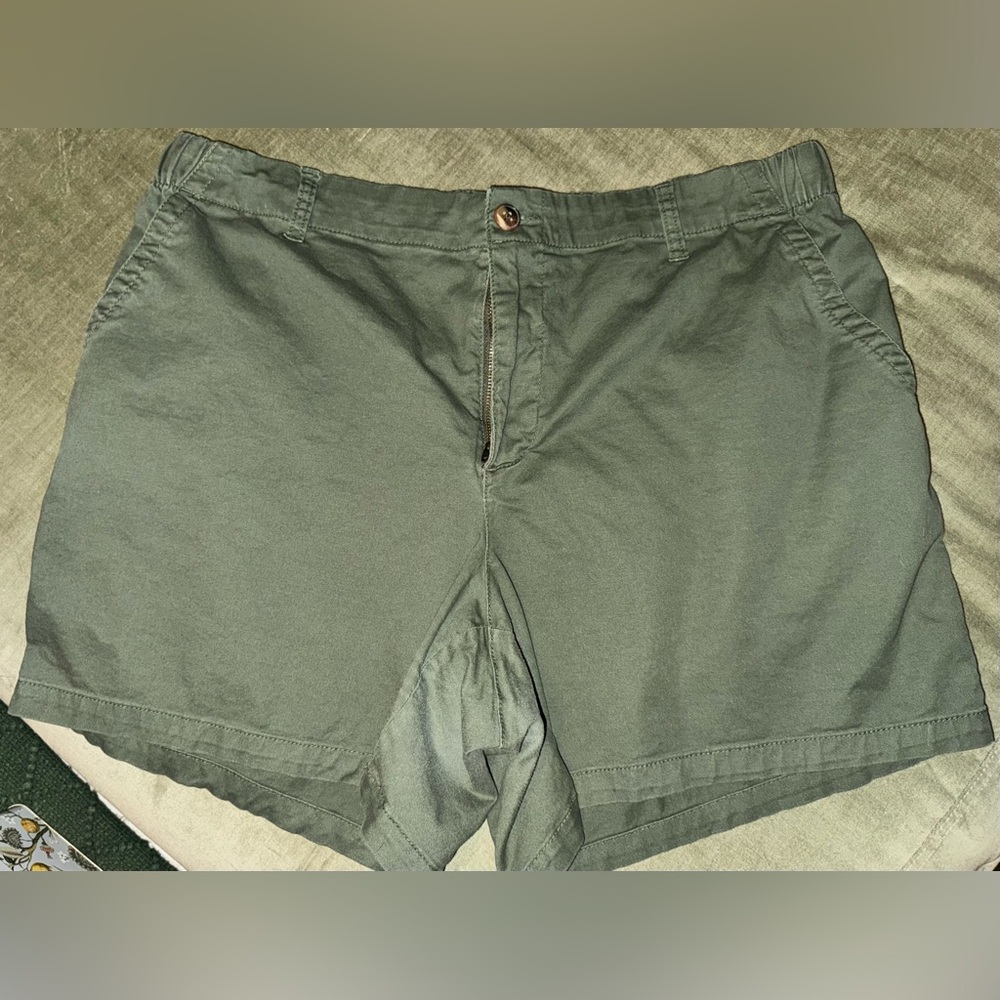 EUC Old Navy Everyday Shorts Chino Women's Elastic Waist 3" XL (Army Green)